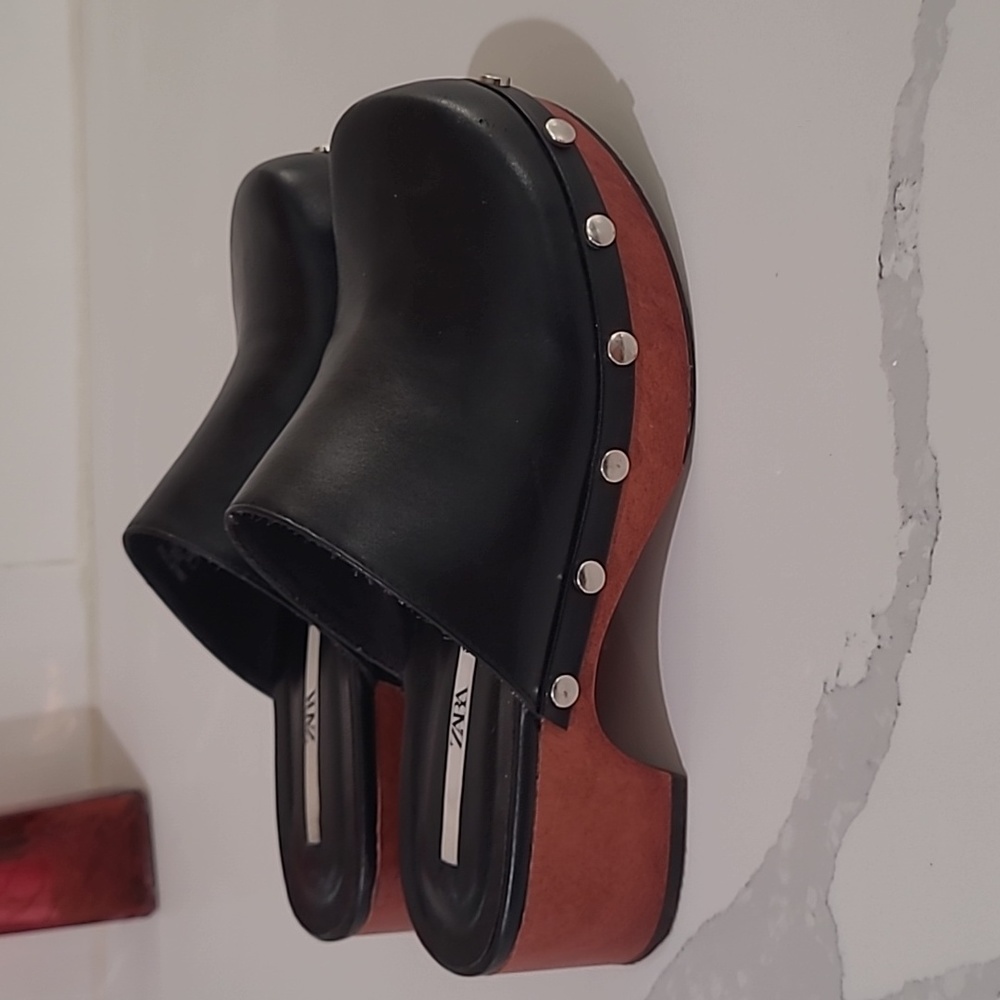 Zara clogs